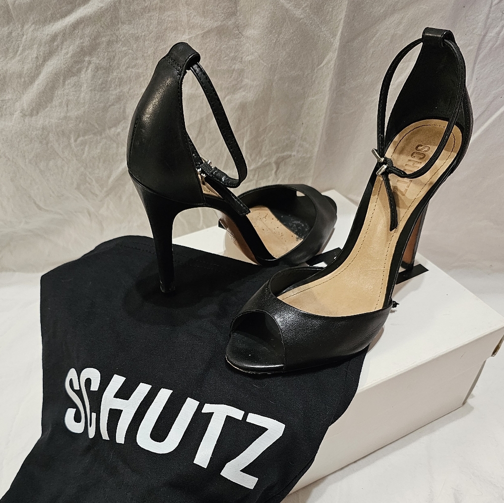 Schutz Black Peep Toe Heels W Box & Dust Bag